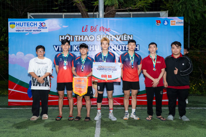 Mùa hội thao 2025-2026: Dấu ấn sức trẻ Viện Kỹ thuật HUTECH 51