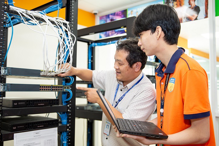 Để trúng tuyển có điều kiện thành trúng tuyển chính thức và nhận học bổng “xịn” từ HUTECH, thí sinh cần làm gì? 129