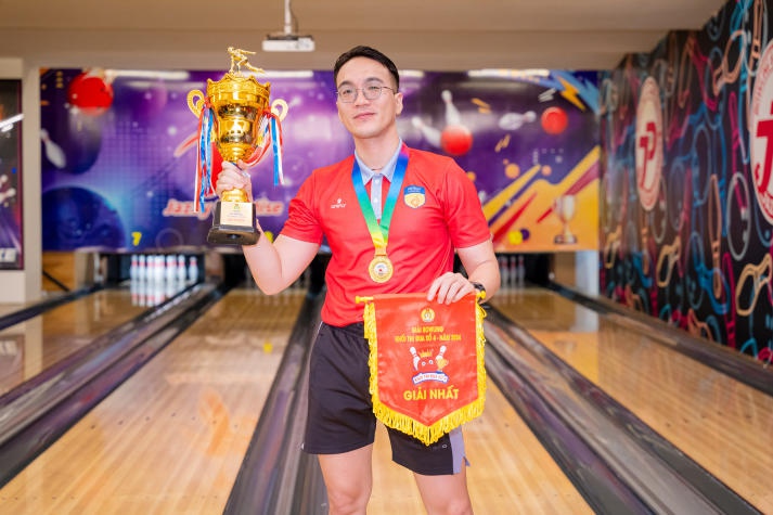 HUTECH giành cúp vô địch Giải Bowling khối thi đua số 4 năm học 2023-2024 73