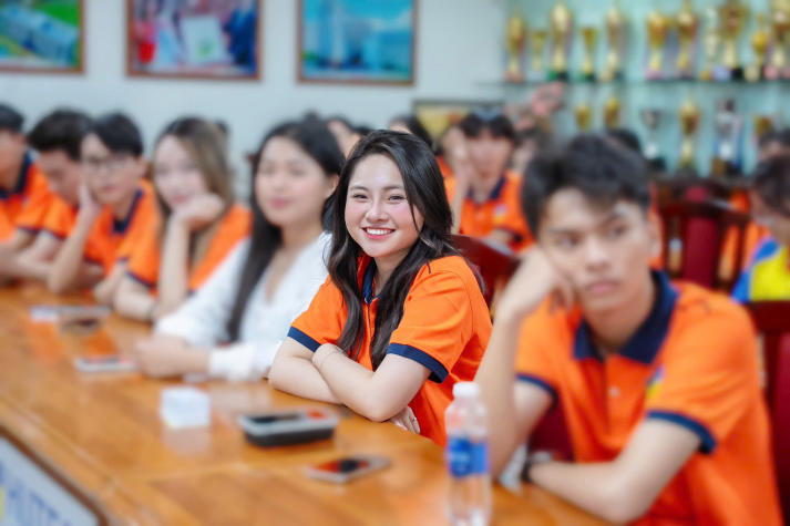 [Gương mặt tân sinh viên] Lê Phương Uyên và hành trình 15 năm tỏa sáng cùng những bước nhảy 69