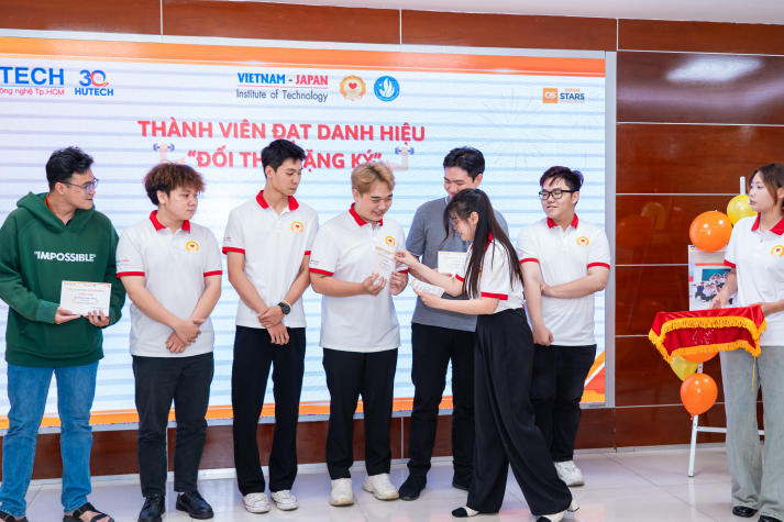 Kỷ niệm 5 năm thành lập CLB Tình nguyện AKIKO: Tri ân những cống hiến 70