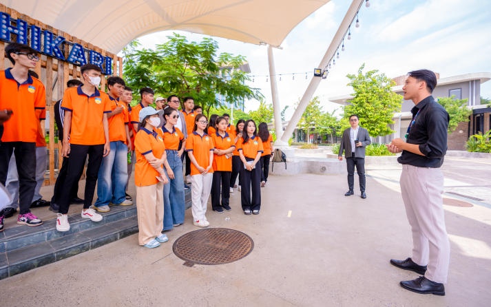 Sinh viên ngành Quản lý tài nguyên và môi trường HUTECH khám phá Tổng Công ty Đầu tư và Phát triển Công nghiệp (Becamex) 72