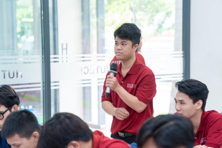 Sinh viên Viện Kỹ thuật tiếp cận công nghệ Digital Twin và xu hướng chuyển đổi số ngành điện 69
