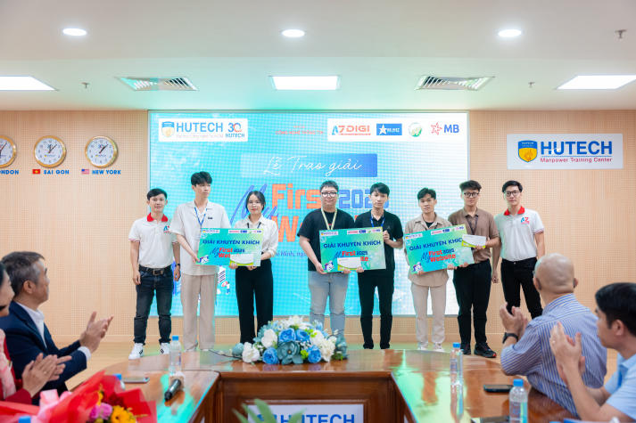 [Video] Chuyện kể bằng website: IT-ers HUTECH truyền cảm hứng tại My First Website 2025 253