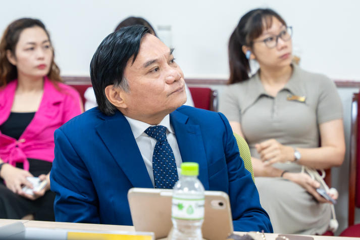 Luận án Tiến sĩ ngành Quản trị kinh doanh làm rõ động lực ứng dụng công nghệ trong doanh nghiệp bán lẻ 23