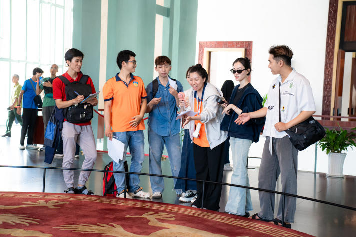 [Ảnh] Sinh viên Khoa Tiếng Anh và hành trình “học trong di sản” giữa lòng thành phố 73