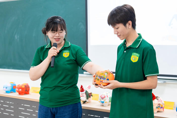 Gom yêu thương - tạo thay đổi: Sinh viên Viện Khoa học Ứng dụng  lan tỏa giá trị nhân văn qua “Piggybank for Change 2025” 73