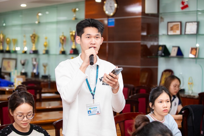 Sinh viên Khoa Marketing - Kinh doanh quốc tế bứt phá tư duy marketing trong kỷ nguyên Blockchain và AI 44