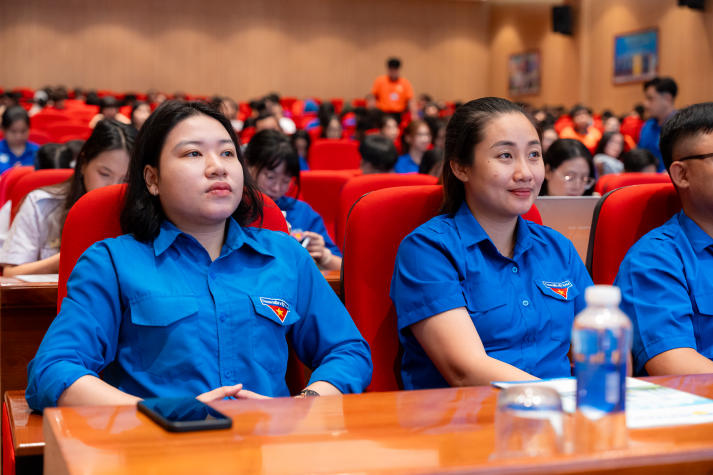 Đoàn - Hội HUTECH tổng kết hành trình cống hiến, phát huy tinh thần xung kích trong mùa hè 2025 25