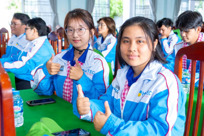 [Video] Trang trọng lễ đón quân và khởi công công trình Mùa hè xanh HUTECH 2024 tại tỉnh Đồng Tháp và Bến Tre 57