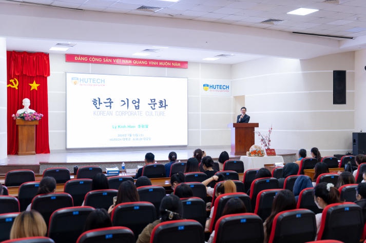 Sinh viên Khoa Hàn Quốc học HUTECH tích lũy kiến thức về văn hóa doanh nghiệp Hàn Quốc và kỹ năng viết CV bằng tiếng Hàn 11