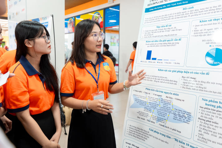 Triển lãm poster dự án doanh nghiệp - dấu mốc trưởng thành của sinh viên Khoa Tài chính - Thương mại HUTECH 71