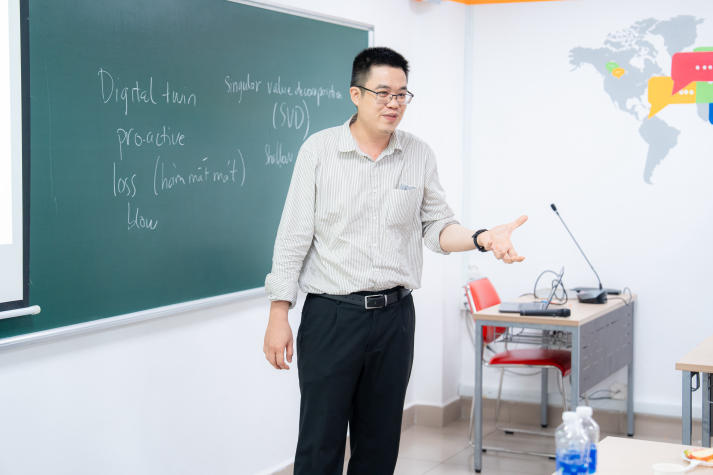 HUTECH fosters academic connections and advances interdisciplinary research at Scientific Machine Learning Workshop 102