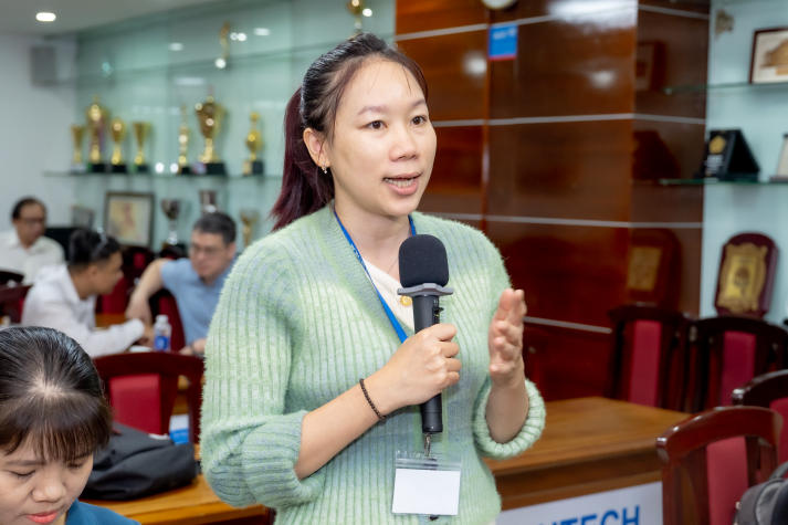 Bồi dưỡng kỹ năng sử dụng AI trong giảng dạy - bước tiến chuyển đổi số tại HUTECH 77