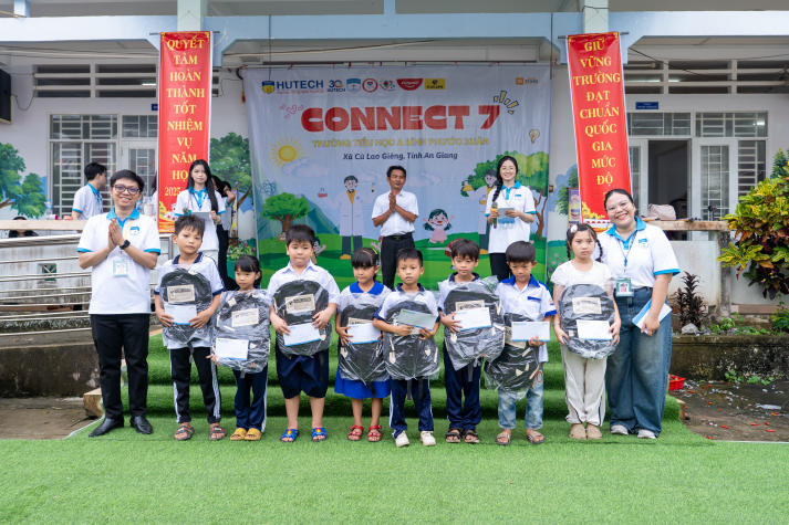 Sinh viên Khoa Dược HUTECH lan tỏa yêu thương, tiếp sức ước mơ học sinh tại An Giang 70