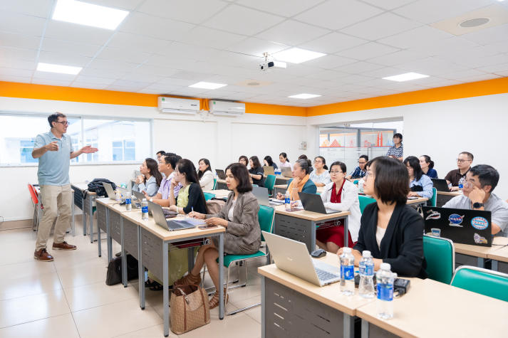 Giảng viên HUTECH nâng cao kỹ năng phân tích dữ liệu nghiên cứu cùng chuyên gia Đại học Florida (Hoa Kỳ) 9
