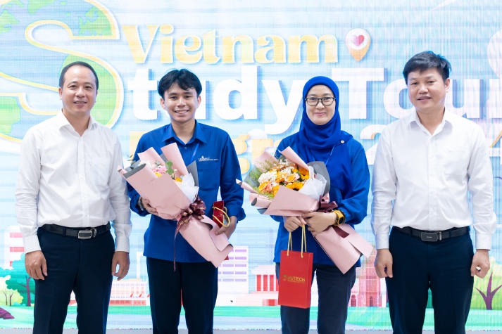 Khai mạc "Vietnam Study Tour Program 2024", sinh viên HUTECH có cơ hội giao lưu quốc tế cùng giảng viên và sinh viên UNIMAS 50