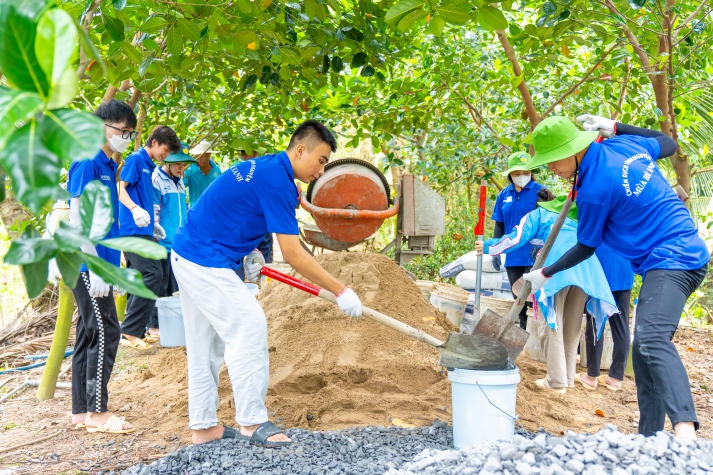 [Video] Trang trọng lễ đón quân và khởi công công trình Mùa hè xanh HUTECH 2024 tại tỉnh Đồng Tháp và Bến Tre 157