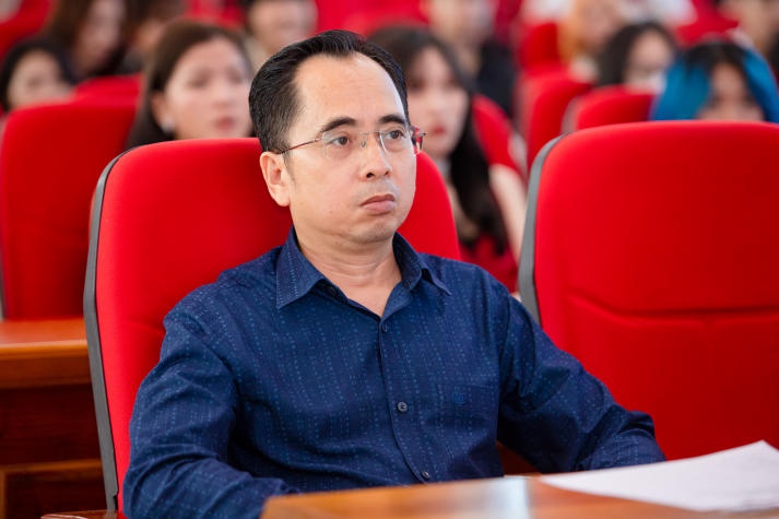 Sinh viên Quan hệ công chúng trình làng các video phóng sự và tỏa sáng tại Đêm tiệc "Dạ Huyền" 75