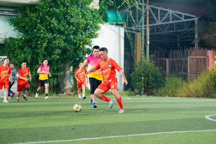 [Hội thao CB-GV-NV 2026] 11 bàn thắng khuấy động lượt trận bảng A 90