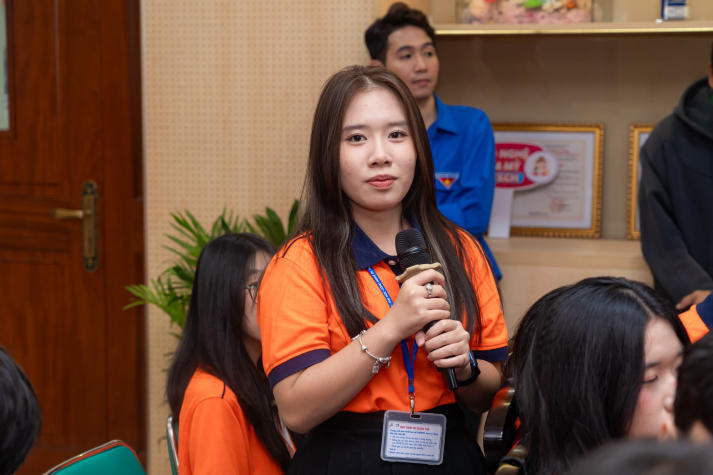 Tân binh Viện Khoa học Ứng dụng học hỏi từ đàn anh, sẵn sàng chinh phục giảng đường đại học 54