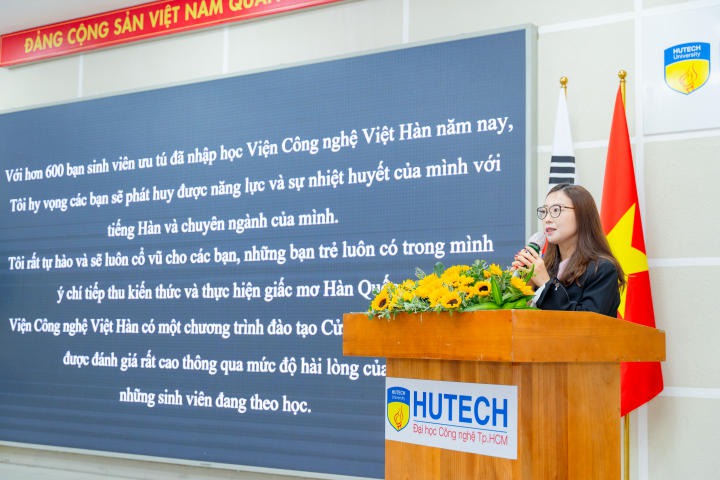 [Video] Viện Công nghệ Việt - Hàn HUTECH tổ chức lễ khai giảng, chính thức khởi động năm học mới 124