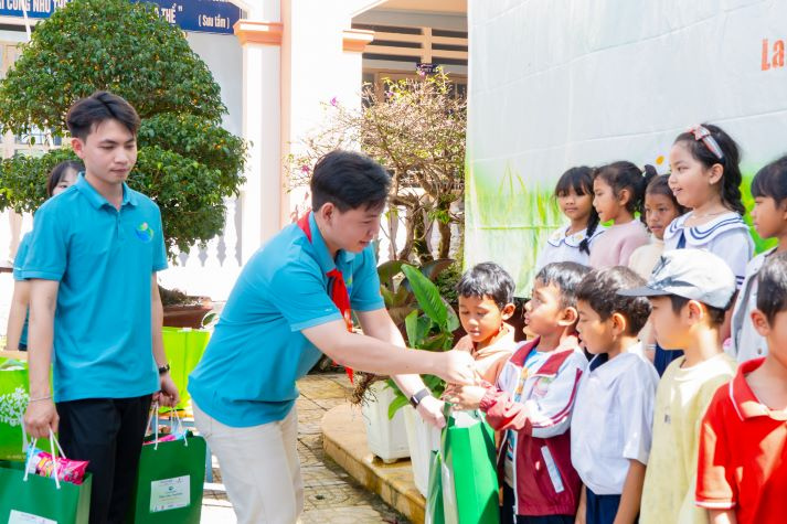 “Trăng sáng Langbiang” mang mùa Trung thu ấm áp đến học sinh Đà Lạt 65