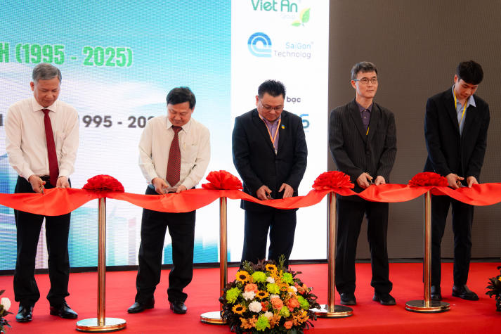 Sinh viên Viện Kỹ thuật tham quan trải nghiệm công nghệ công nghiệp hiện đại tại VINAMAC EXPO 2025 46