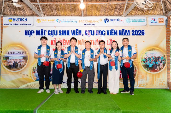 [Ảnh] Khoa Tài chính - Thương mại kỷ niệm 17 năm thành lập, nối dài hành trình “Kết nối yêu thương” 77