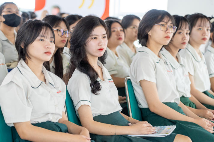 Sẵn sàng vượt vũ môn: 4 bước “vàng” giúp sĩ tử 2k7 giữ vững sức khỏe, tự tin thi tốt 42