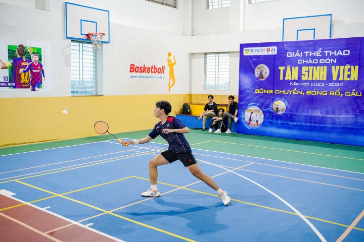 Giải thể thao chào đón tân sinh viên 2023 chính thức khép lại với nội dung thi đấu Cầu lông nam, nữ và Bóng đá nam 32