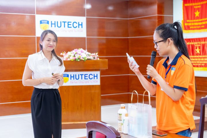 Sinh viên Khoa Quản trị kinh doanh HUTECH khám phá lĩnh vực thu mua bán lẻ qua lăng kính của chuyên gia 64