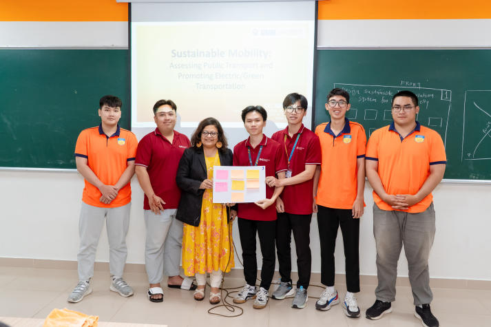 Sinh viên HUTECH mở rộng góc nhìn về giao thông bền vững cùng chuyên gia Ấn Độ 95