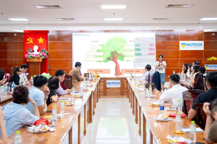 Học viên cao học và nghiên cứu sinh HUTECH làm chủ giọng nói và phong thái, nâng tầm phần trình bày học thuật 79