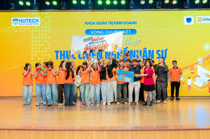 [Video] Khi sinh viên Khoa Quản trị kinh doanh nhập vai nhà tuyển dụng thực thụ 66