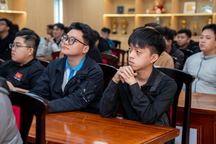 Sinh viên Khoa Xây dựng hoàn thiện kỹ năng bảo vệ đồ án và hồ sơ tuyển dụng 49