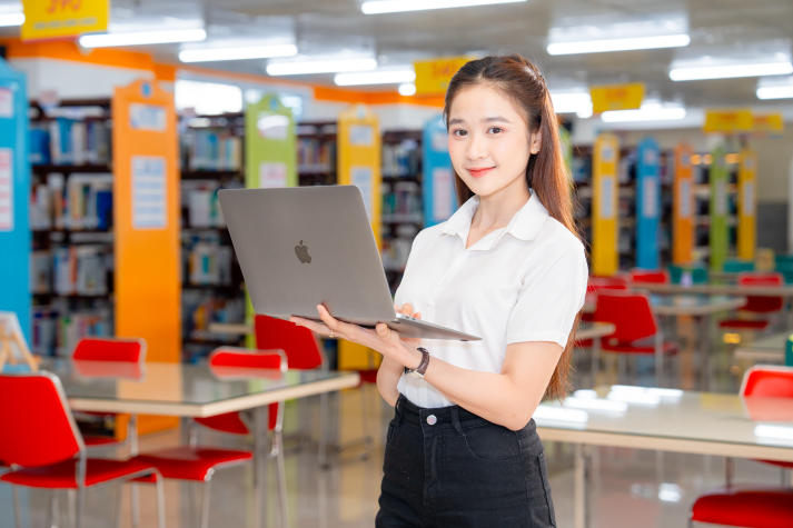 Sinh viên HUTECH chính thức Đánh giá rèn luyện Học kỳ 2, năm học 2024-2025 từ ngày 07/6 đến ngày 27/06 23