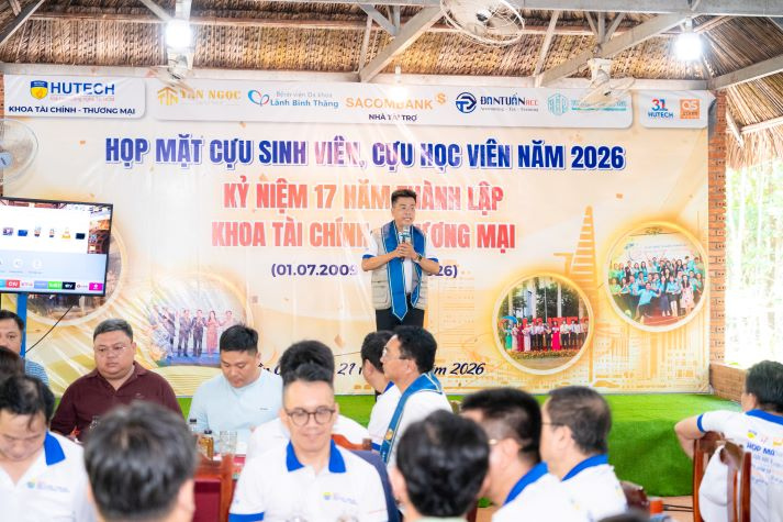 [Ảnh] Khoa Tài chính - Thương mại kỷ niệm 17 năm thành lập, nối dài hành trình “Kết nối yêu thương” 48