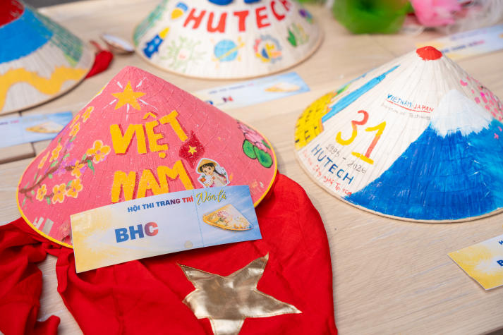 Một chiếc nón - Ngàn ý tưởng: Sinh viên HUTECH bứt phá sáng tạo chào mừng 31 năm thành lập Trường 114