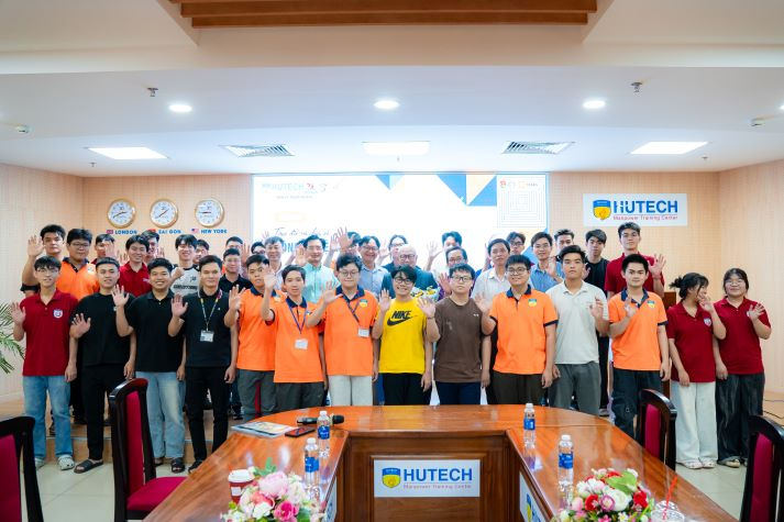 Sinh viên Viện Kỹ thuật trang bị góc nhìn mới về công nghệ ăng-ten và đổi mới sáng tạo 61