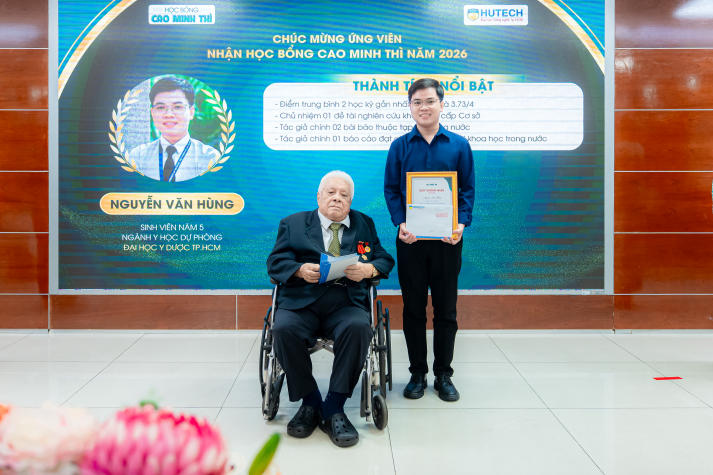 HUTECH trao Học bổng Cao Minh Thì 2026, tiếp sức đam mê nghiên cứu khoa học cho người học trẻ 40