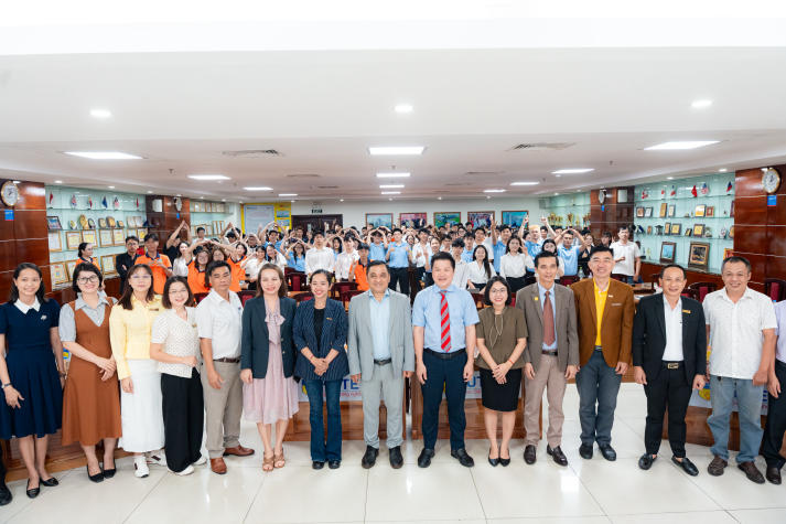 22 dự án sáng tạo tìm lời giải cho vấn đề thực tiễn tại Bán kết HUTECH Startup Wings 2026 116