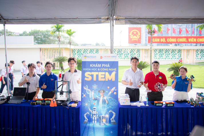 HUTECH mang trải nghiệm STEM đến Ngày hội Chuyển đổi số xã Tân Nhựt (TP.HCM) 29