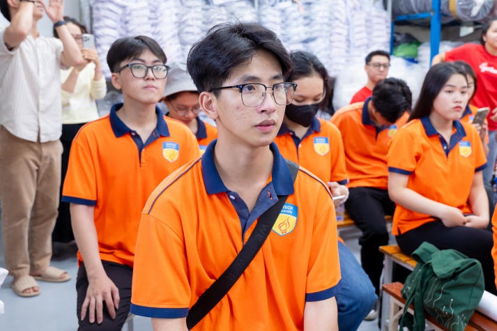 Sinh viên ngành Thương mại điện tử tìm hiểu thị trường thực tiễn tại Công ty AKUBA 62