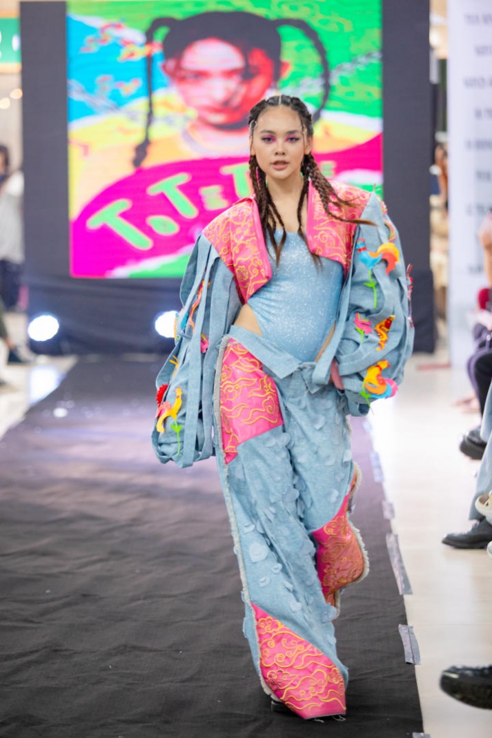 [Video] Đem bọ cánh cứng và người vô gia cư vào đồ án tốt nghiệp, 02 sinh viên ngành Thiết kế thời trang HUTECH “cán đích” thủ khoa và á khoa 224