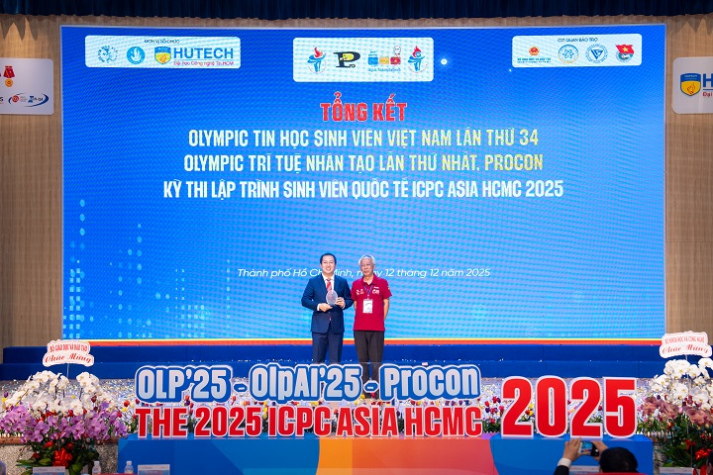 Khép lại OLP’25, OlpAI’25, Procon’25 và ICPC Asia HCMC 2025 tại HUTECH, mở ra tiềm năng mới cho thế hệ công nghệ trẻ 102