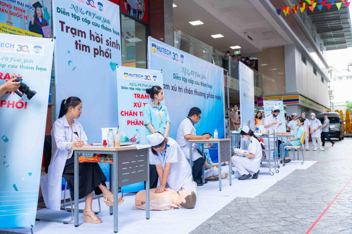 [Video] Sinh viên Khoa Điều dưỡng và Xét nghiệm rèn kỹ năng qua các hoạt động thực chiến 68