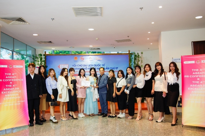 Vừa tốt nghiệp, nữ sinh PR đã tự tin làm việc tại thương hiệu thời trang cao cấp 43