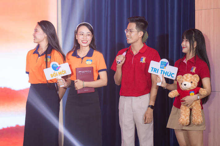 Một mùa giai điệu thăng hoa: HUTECH tôn vinh tháng 11 qua “Tiếng hát từ giảng đường” 2025 42