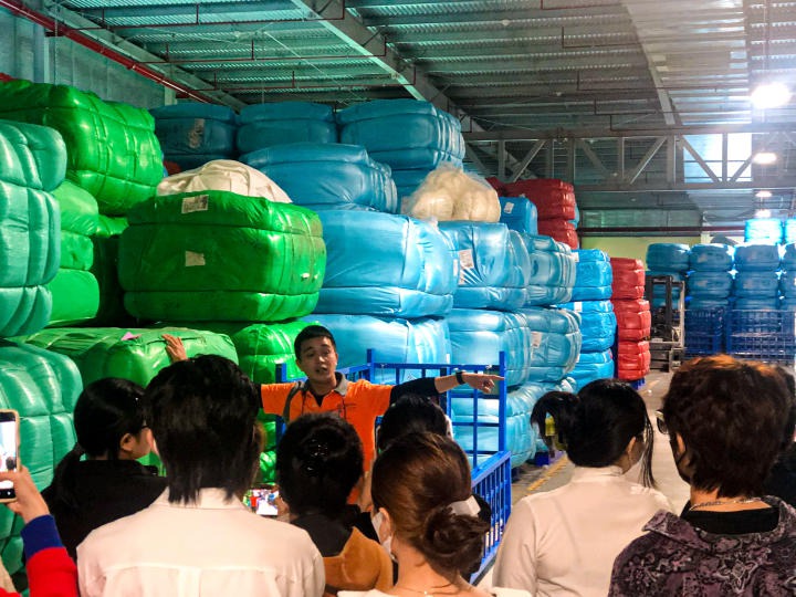 Sinh viên Khoa Kiến trúc - Mỹ thuật tìm hiểu về chất liệu thiết kế trong chuyến tham quan doanh nghiệp tại Đà Lạt 59